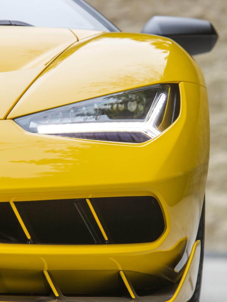Детали экстерьера Lamborghini Centenario Coupe 2016 года  (NA) (фото 27 из 30)